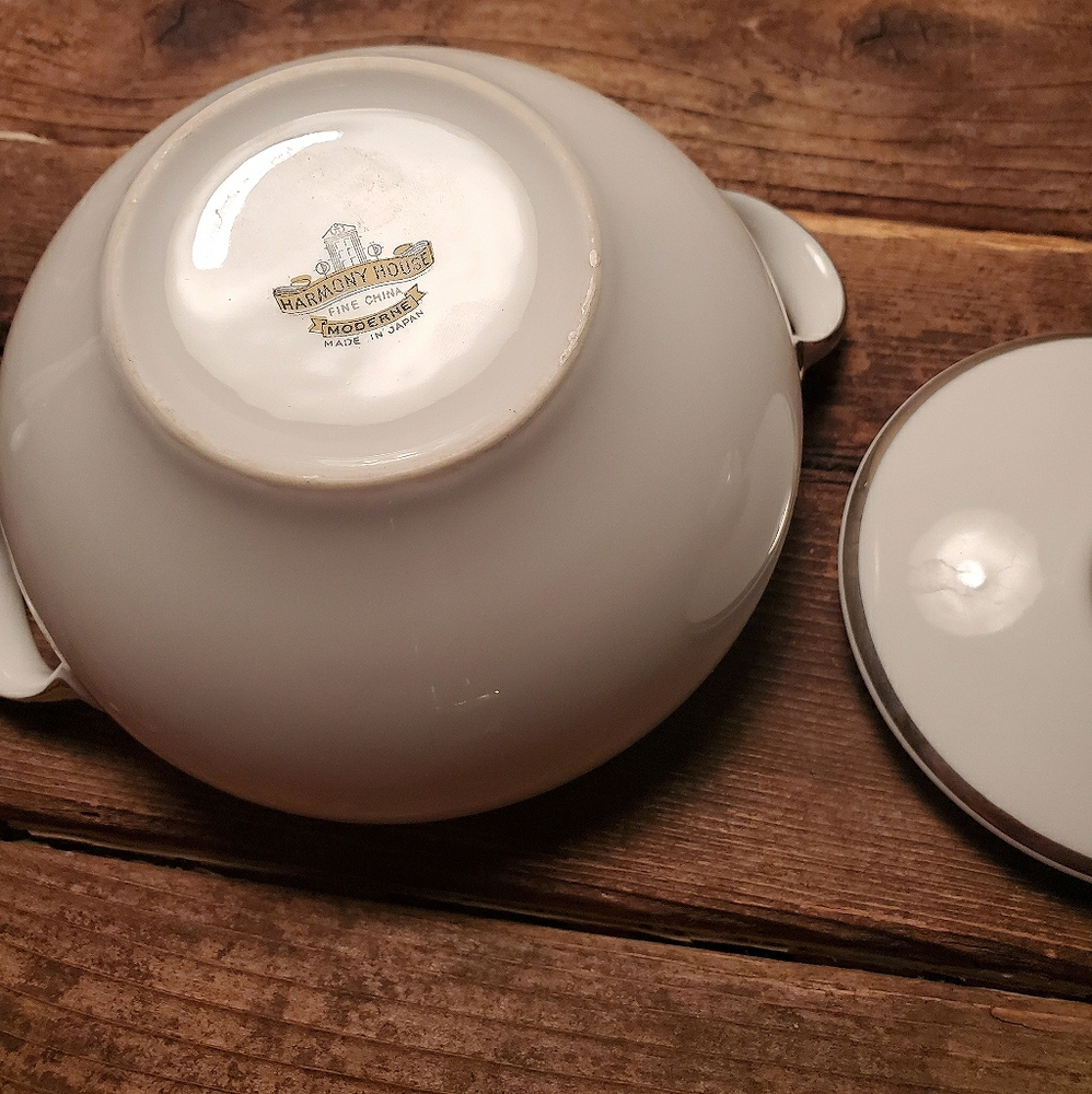 Fine China Serveware Set - Picture 11 of 11